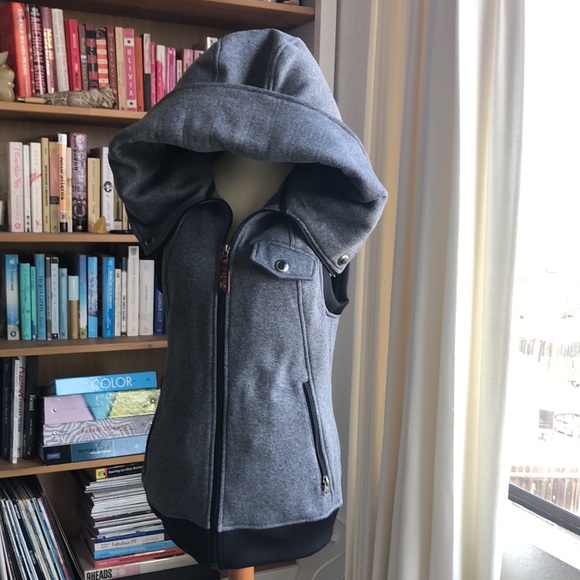 Burton Vest - Picture 7 of 12